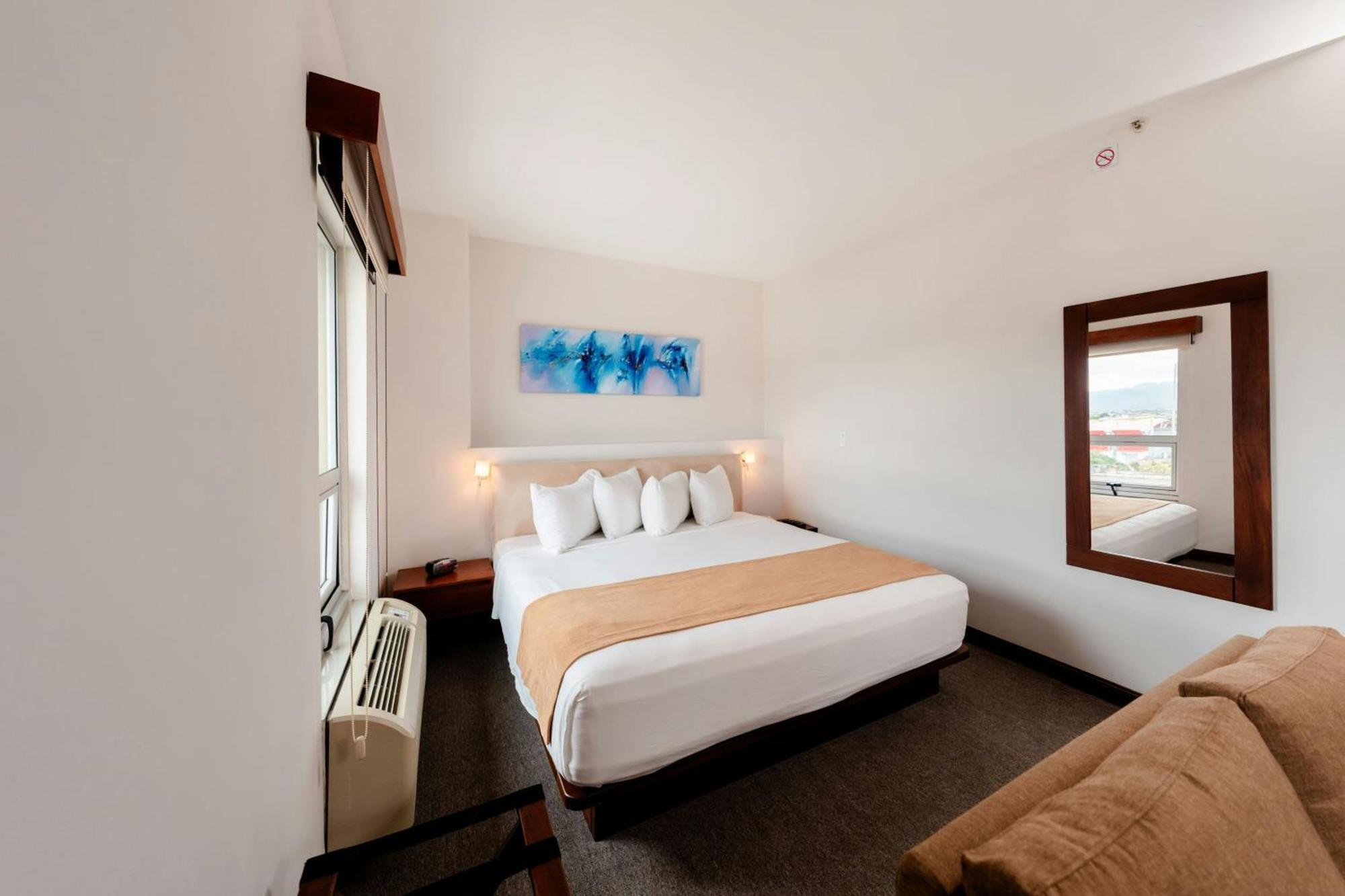 Standard Queen Room
